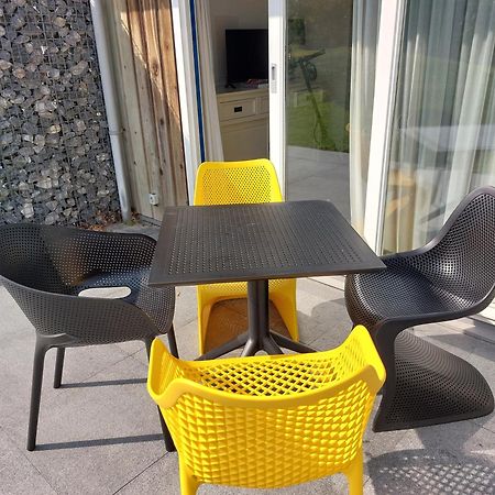 Zeeduin, Met Zonnig Terras - Volledige Keuken- Resort Amelander Kaap, Incl Verwarmd Hotel-Zwembad Nabij Dorp, Duinen En Strand Hollum  Exterior foto